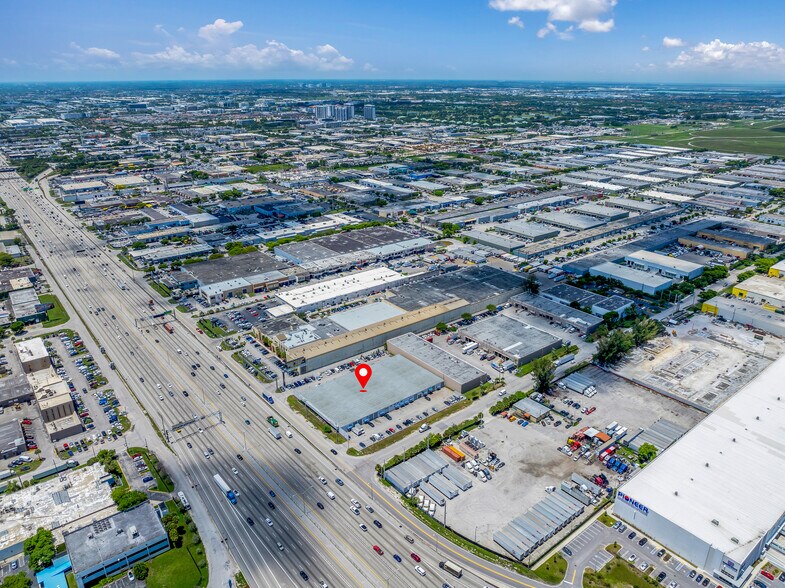 More Photos Of 7000 NW 77th ct, Miami Warehouse For Sale