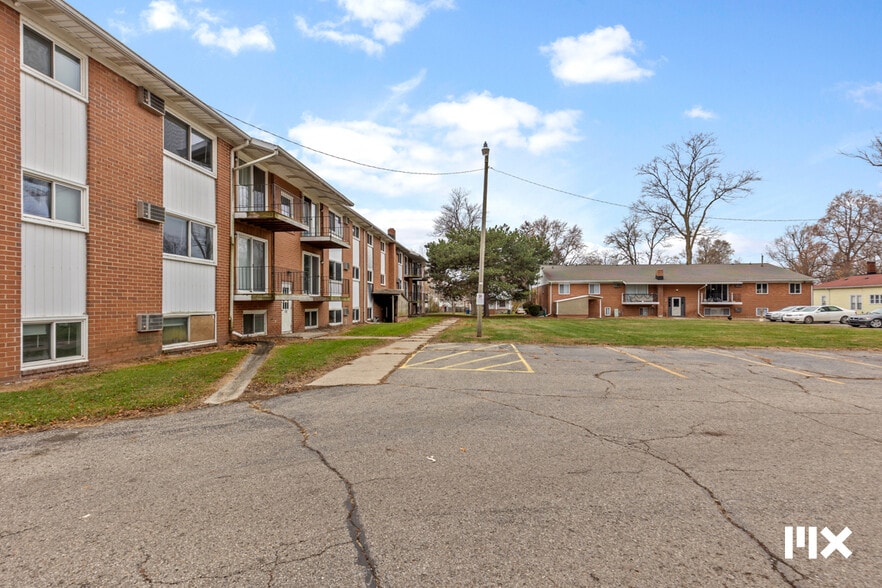 More Photos Of 100 Taylor St, Coldwater Apartments For Sale