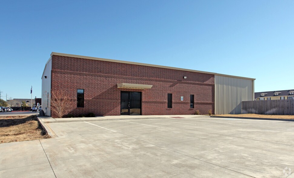 Primary Photo Of 8216 Rockback Ct, Oklahoma City Warehouse For Lease