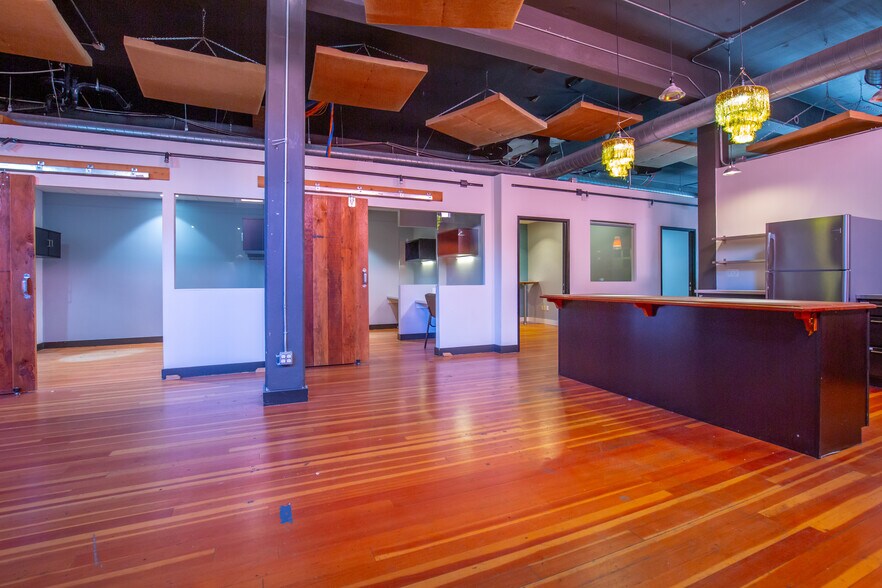 More Photos Of 712 Main St, Oregon City Storefront Retail Office For Lease