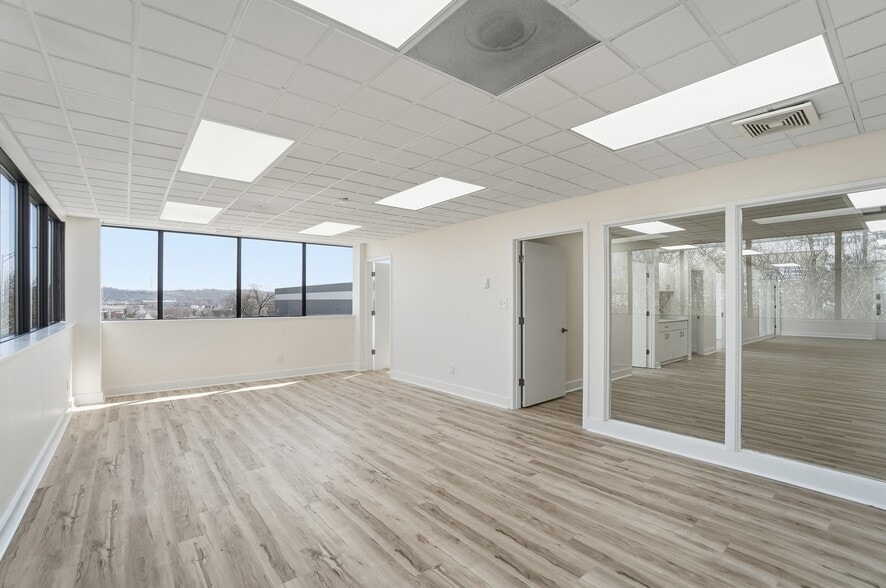 More Photos Of 1550 Magnolia Dr, Cincinnati Warehouse For Lease