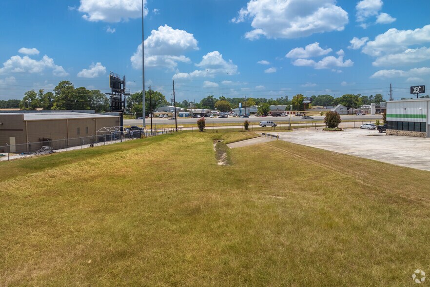 More Photos Of 32000 State Highway 249, Pinehurst Warehouse For Lease