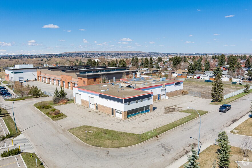 More Photos Of 1808 16th Ave NE, Calgary Warehouse For Sale