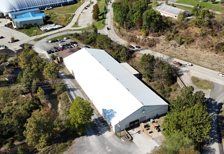 More Photos Of 2330B Wildwood Rd, Gibsonia Warehouse For Sale