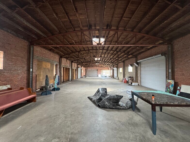 More Photos Of 1419 Julia St, Baton Rouge Warehouse For Sale