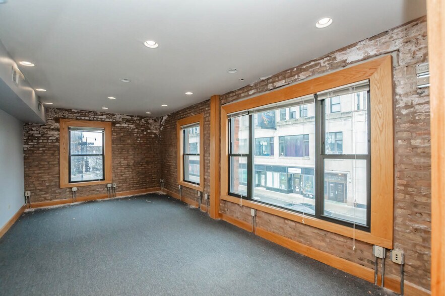 More Photos Of 2821-2823 N Milwaukee Ave, Chicago Storefront For Sale
