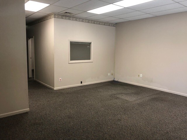 More Photos Of 6550 Lower York Rd, New Hope General Retail For Sale