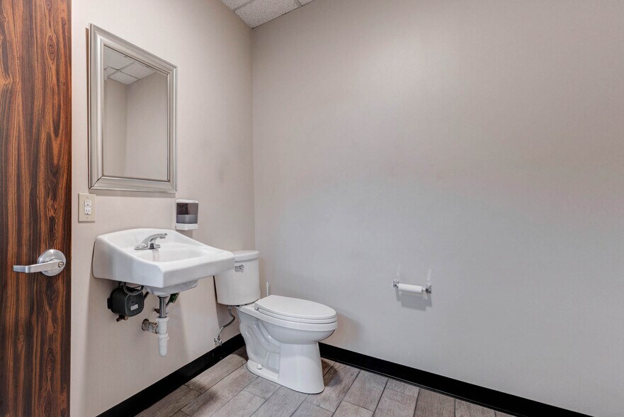 More Photos Of 20530 Sunshine Ln, Spring Service For Sale