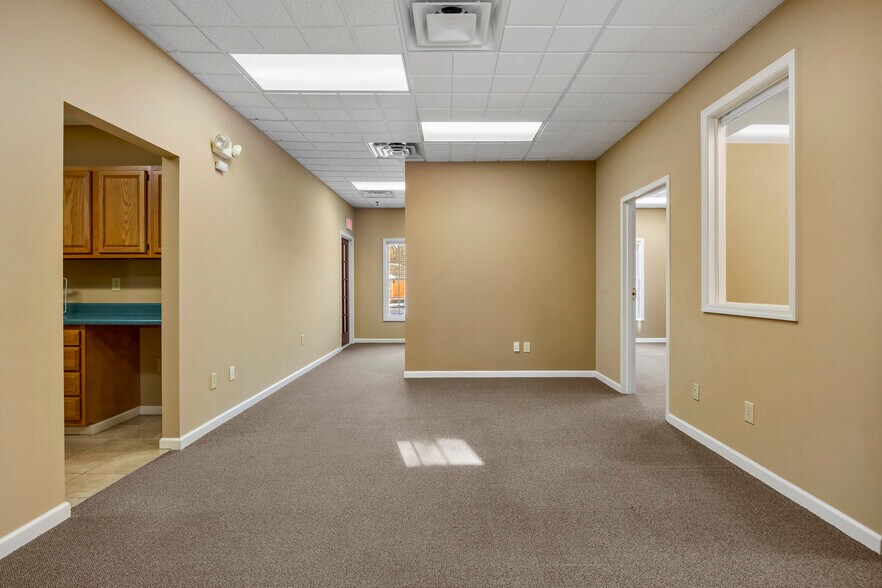 More Photos Of 250 Osborne Rd, Colonie Office For Lease