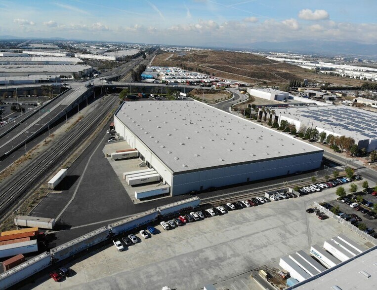 More Photos Of 12450 Philadelphia St, Eastvale Warehouse For Lease