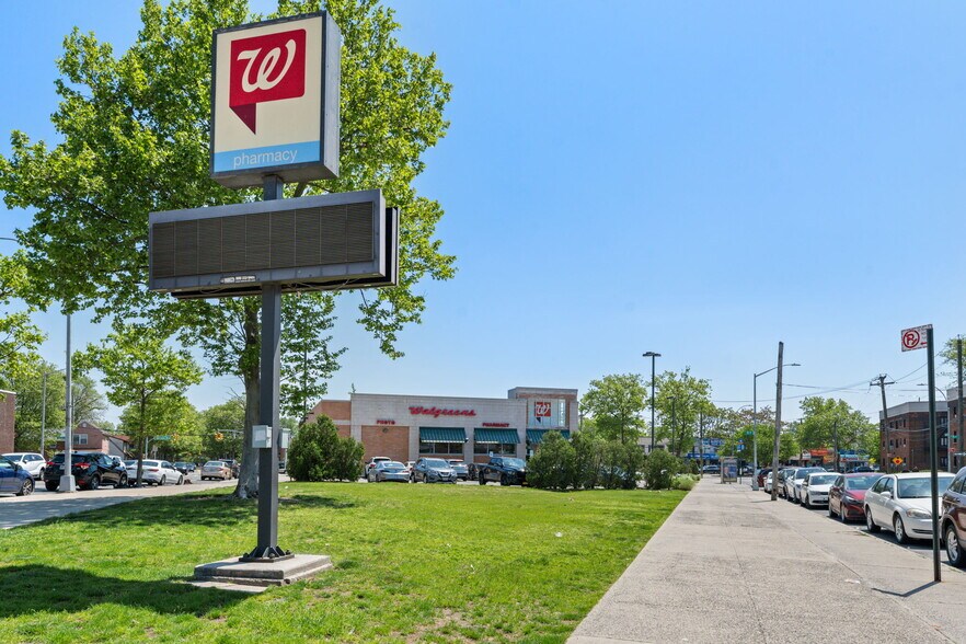 More Photos Of 7315 Kissena Blvd, Flushing General Retail For Sale