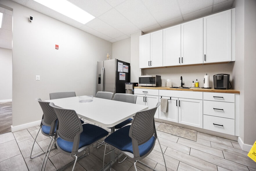 More Photos Of 1256 Waterford Dr, Aurora Medical For Sale