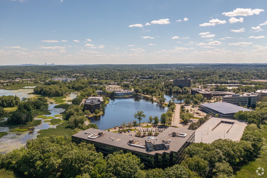 More Photos Of 101 Edgewater Dr, Wakefield Unknown For Lease