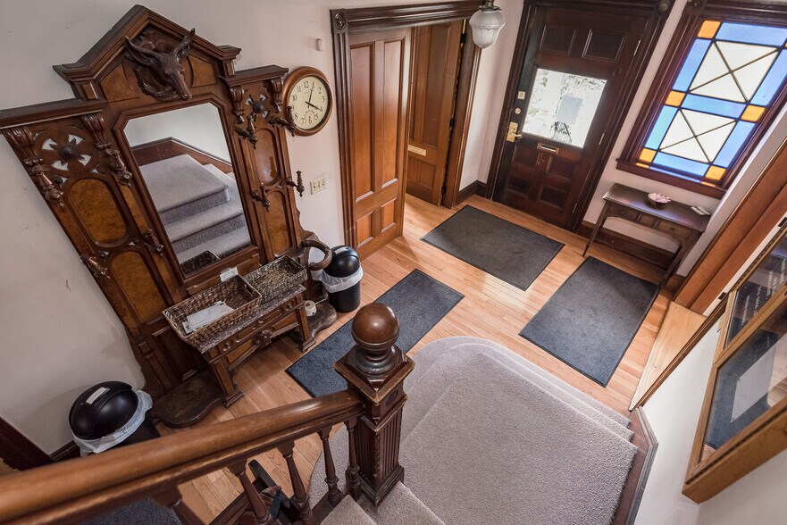 More Photos Of 173 Mount Auburn St, Watertown Medical For Sale