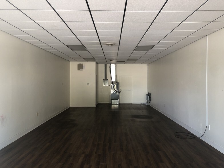 More Photos Of 1271-1291 San Christopher Dr, Dunedin General Retail For Lease