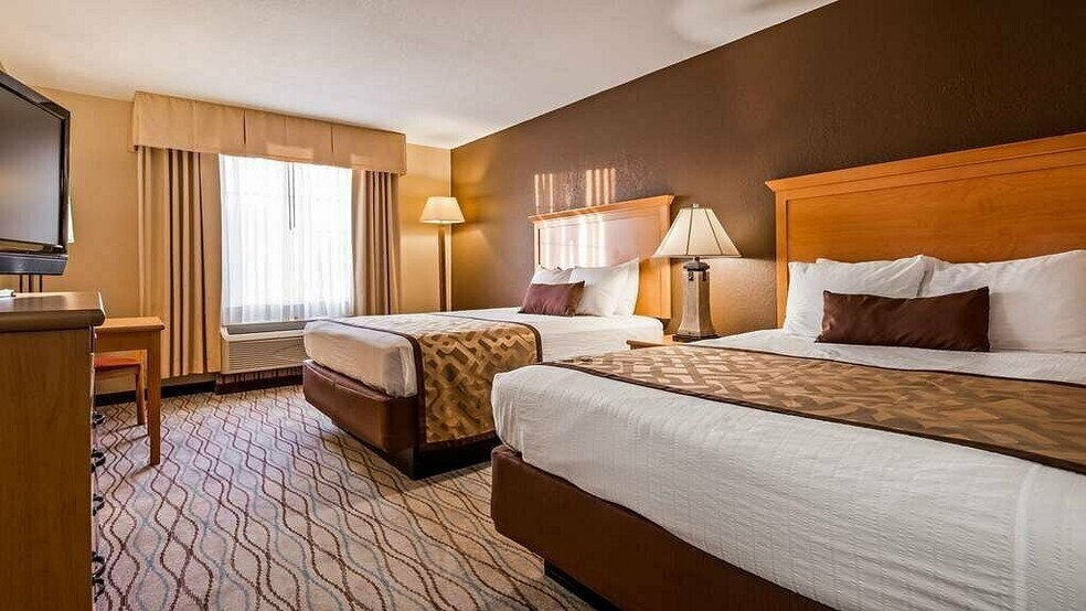 More Photos Of 106 Holiday Ln, Locust Grove Hotel For Sale