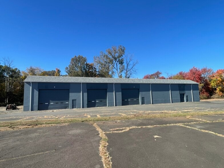 More Photos Of 61 Ffyler Pl, Suffield Unknown For Lease