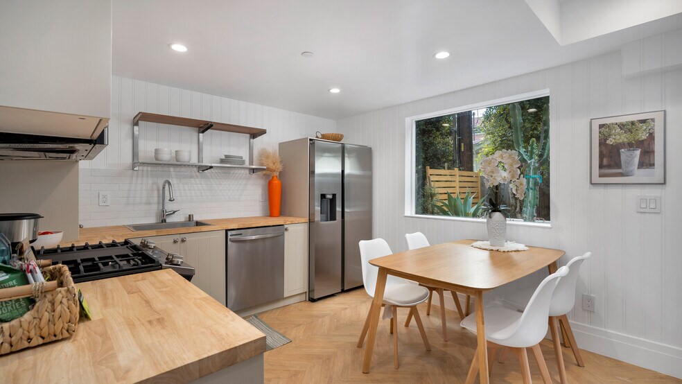 More Photos Of 1351 Seward St, Los Angeles Apartments For Sale