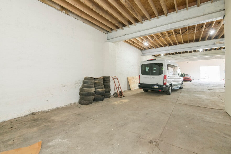 More Photos Of 4233-37 Park, Philadelphia Light Distribution For Sale