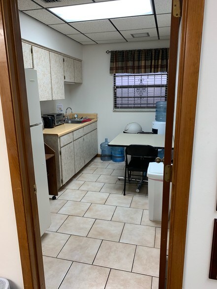 More Photos Of 4215 Edgewater Dr, Orlando Office For Lease