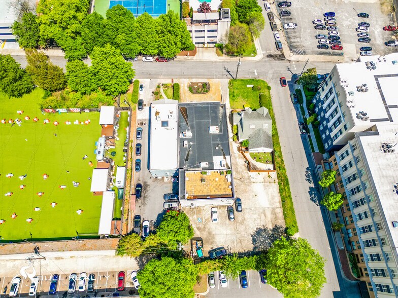 More Photos Of 333 Buckhead Ave NE, Atlanta Freestanding For Lease