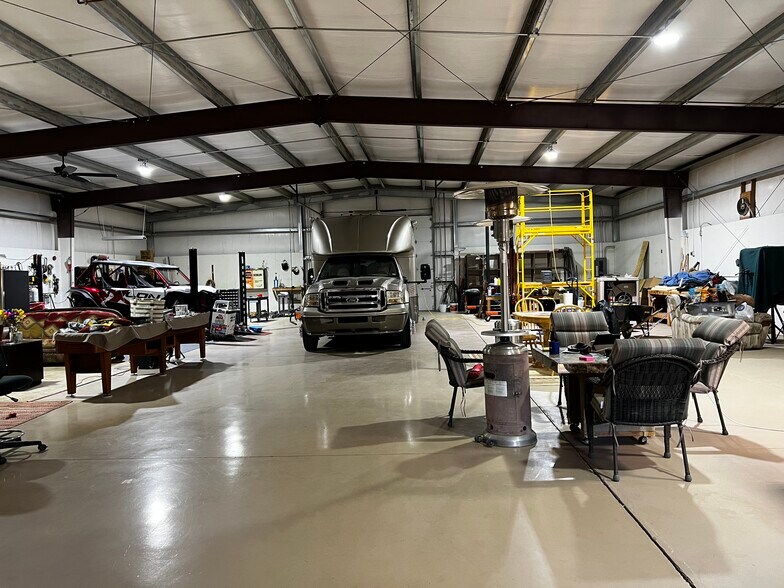 More Photos Of 8282 W Sandy Ln, Arizona City Warehouse For Sale