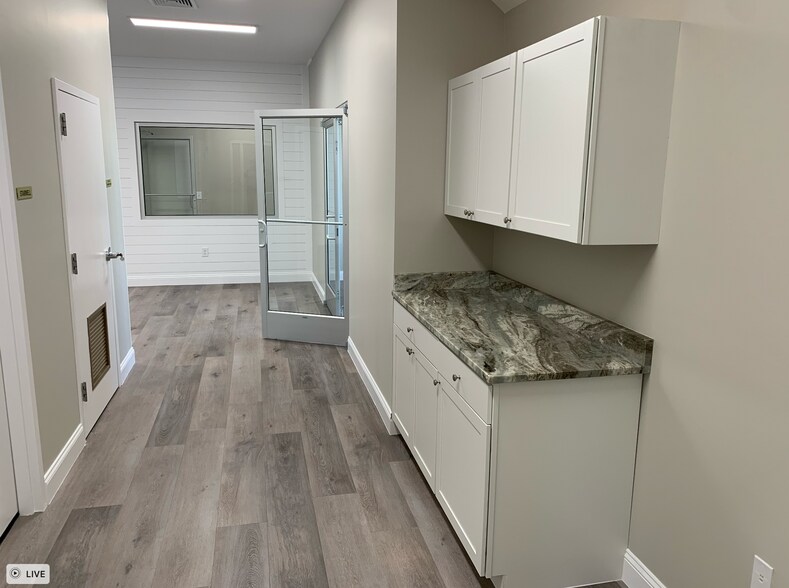 More Photos Of 133 River Landing Dr, Daniel Island Loft Creative Space For Lease