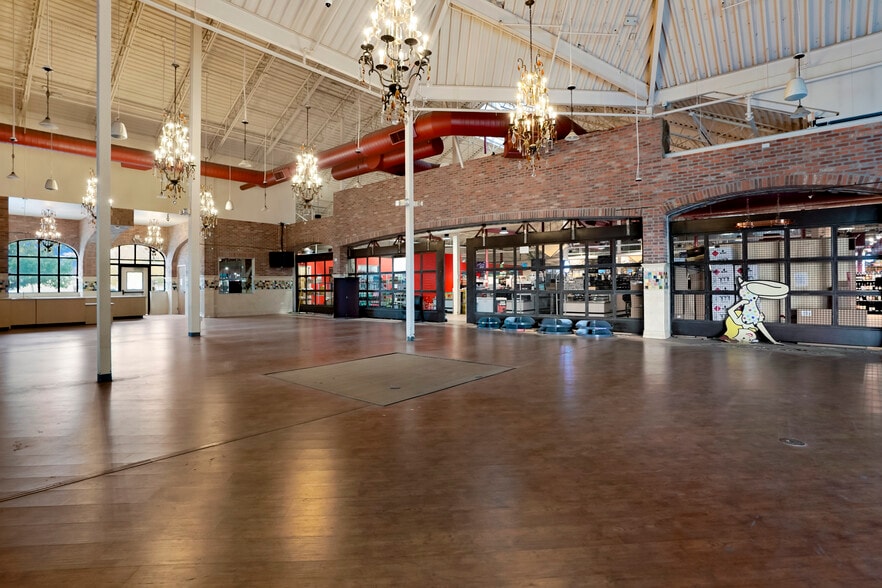 More Photos Of 5869 S Alkire St, Littleton Freestanding For Lease