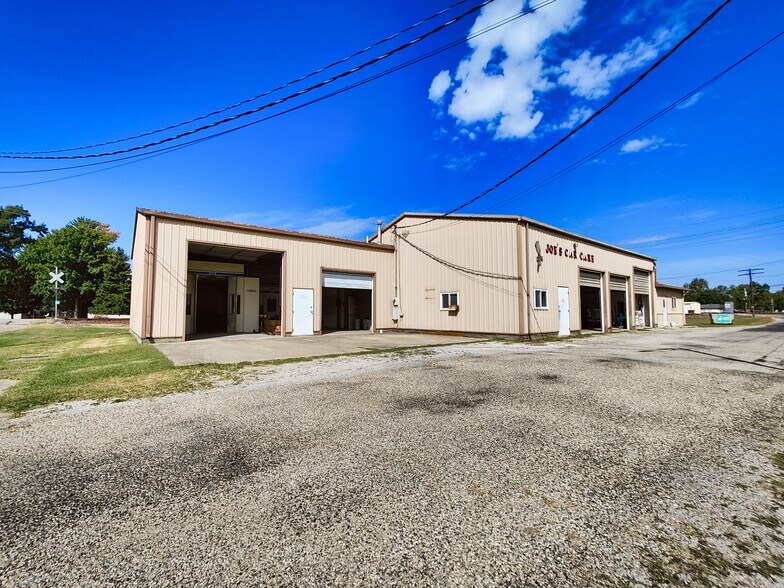 More Photos Of 202 N. Sixth St, Altamont Industrial For Sale