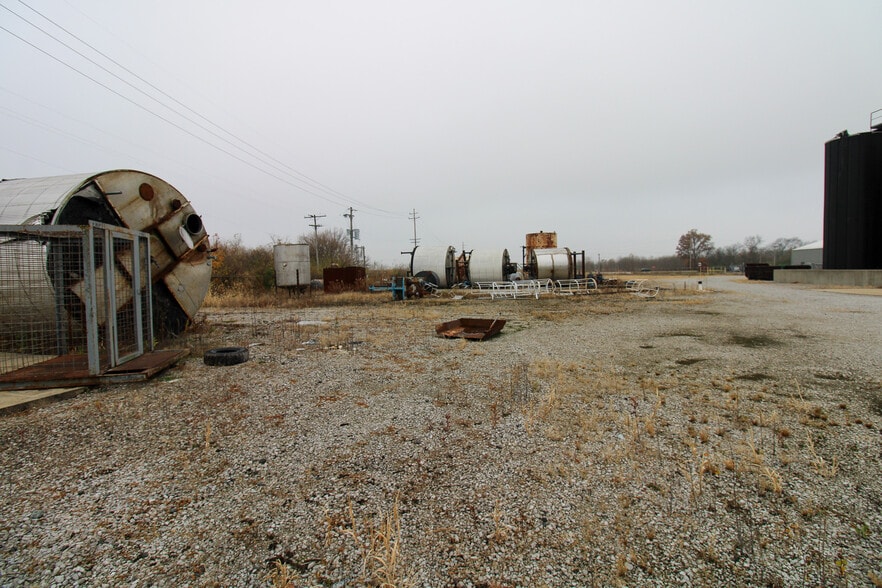 More Photos Of 7350 IL-111, South Roxana Specialty For Sale