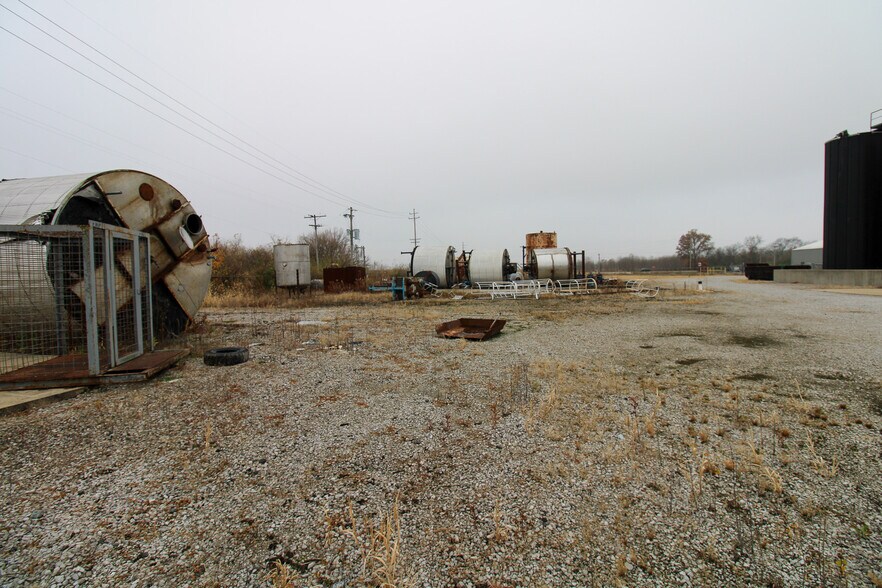 More Photos Of 7350 State Route 111, South Roxana Industrial For Sale