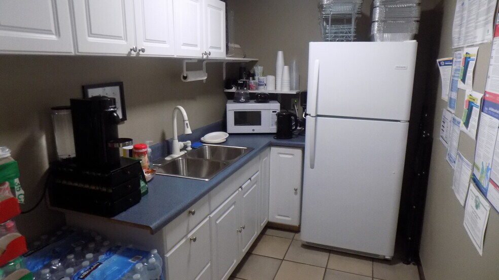 More Photos Of 1109-1111 NE 7th Ave, Fort Lauderdale Warehouse For Sale