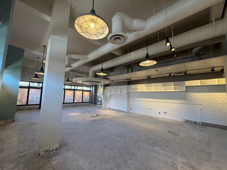 More Photos Of 1235 State St, Santa Barbara Storefront Retail Office For Lease
