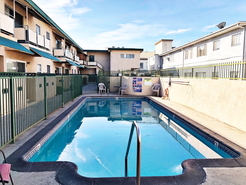 More Photos Of 11940 Burbank Blvd, Valley Village Apartments For Sale