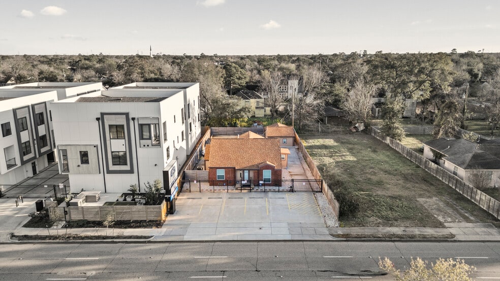More Photos Of 4928 Old Spanish Trl, Houston Office For Sale