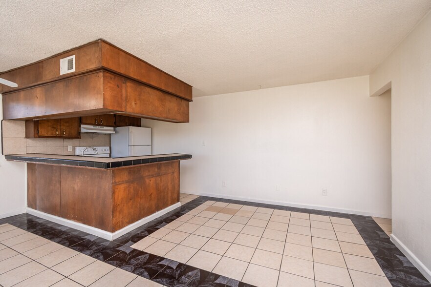 More Photos Of 10 Nedra Ct, Sacramento Apartments For Sale