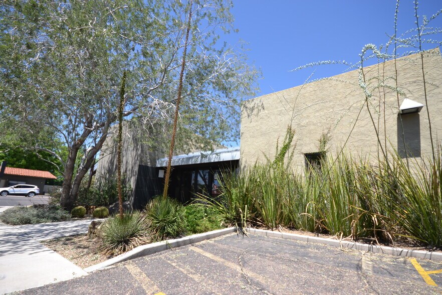 More Photos Of 2211 N 7th St, Phoenix Office For Sale
