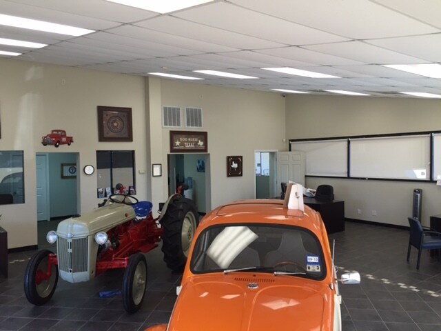 More Photos Of 3218 N Main St, Cleburne Auto Dealership For Lease