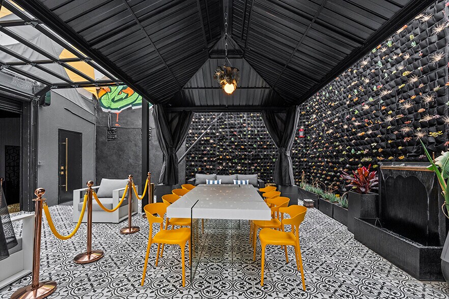 More Photos Of 8687 Venice Blvd, Los Angeles Storefront For Sale