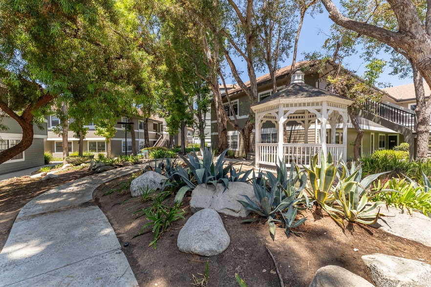 More Photos Of 2900 Bristol St, Costa Mesa Office For Sale