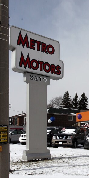 More Photos Of 2310 Sheppard Ave W, Toronto Auto Dealership For Sale