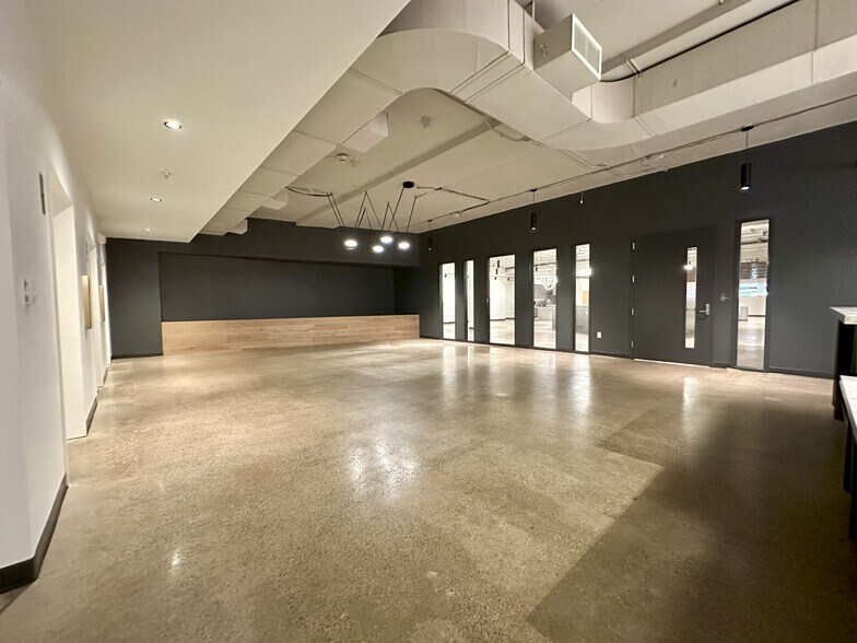 More Photos Of 500 Taylor St, Fort Worth Office For Lease