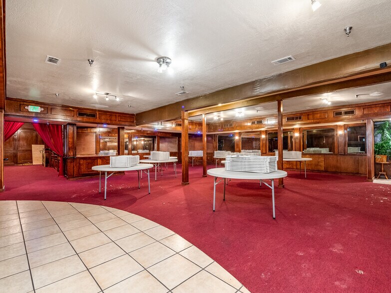 More Photos Of 2814 N Maroa Ave, Fresno General Retail For Sale