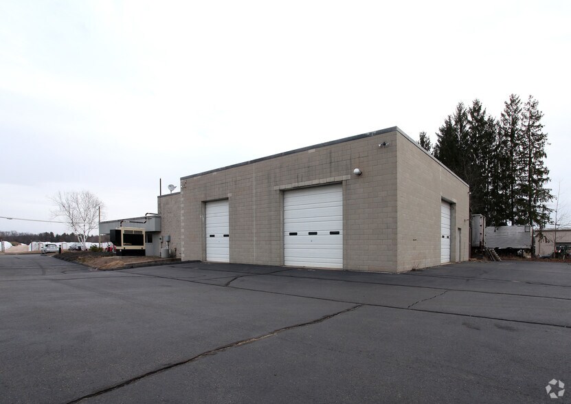 More Photos Of 7 Lordship Rd, East Granby Light Manufacturing For Lease