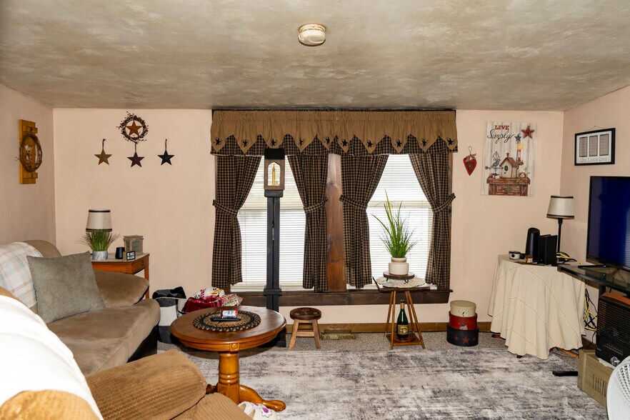 More Photos Of 294 E Main St, East Brookfield Storefront Retail Residential For Sale