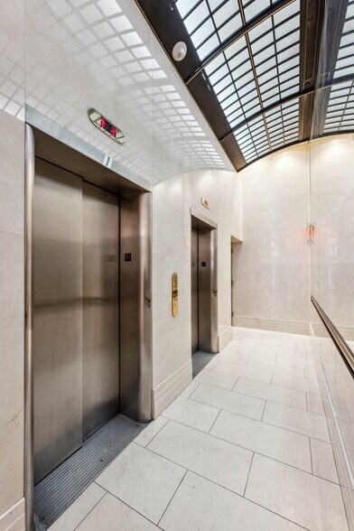 More Photos Of 6 W 48th St, New York Office For Lease