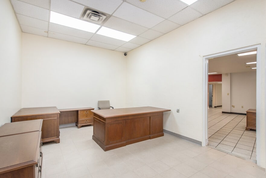 More Photos Of 124 Johnson St, Newark Warehouse For Sale