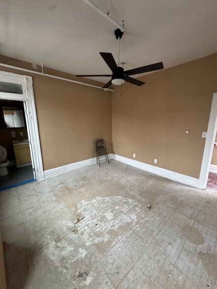 More Photos Of 2449 Shirley Ave, Baltimore Flex For Sale