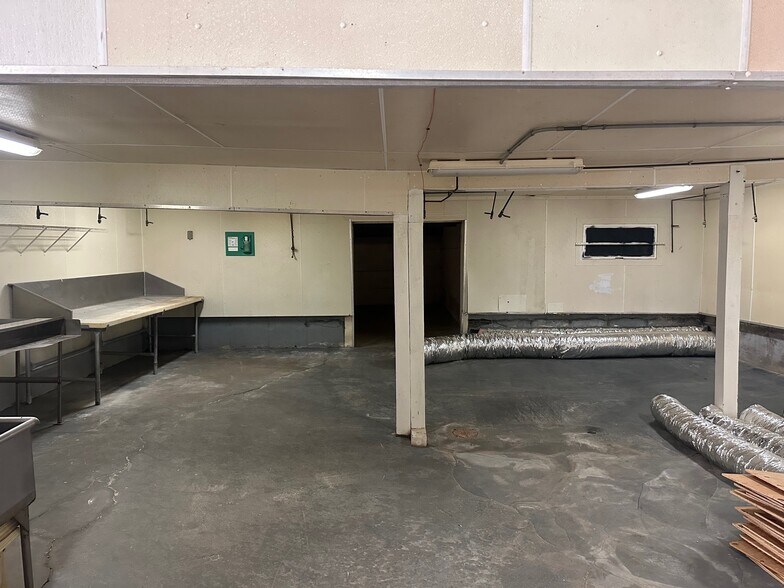 More Photos Of 20 Walts Way, Narragansett Warehouse For Sale