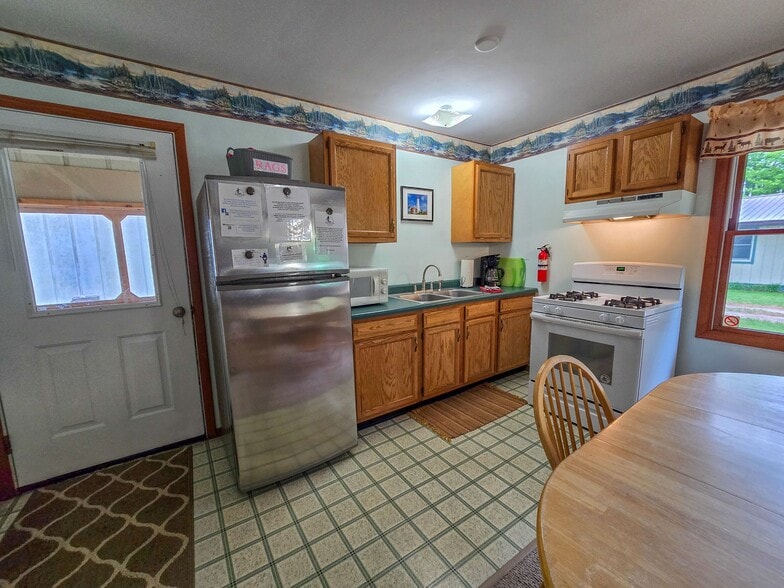 More Photos Of 16878 County Road 505, Newberry Hotel For Sale